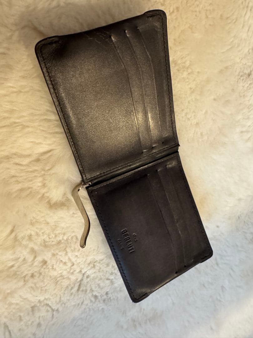 ベルルッティ レザー マネークリップ ブラウン店舗にて磨き済み