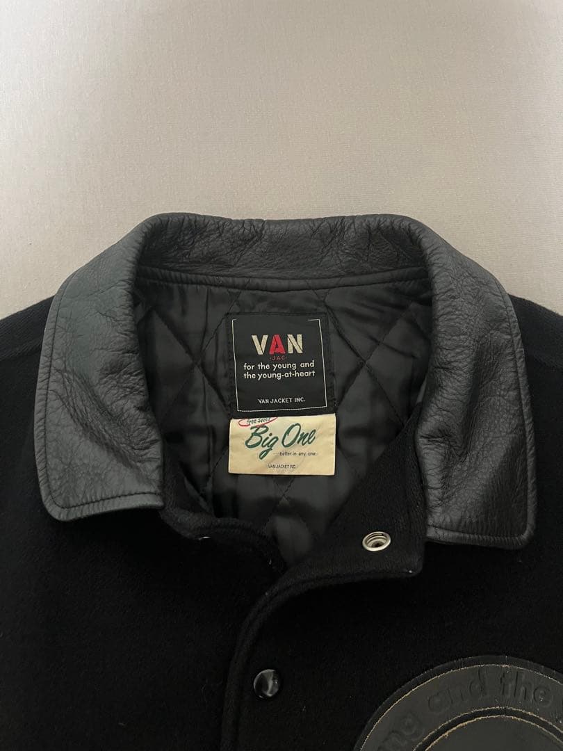 VAN JAC スタジャン オールブラック