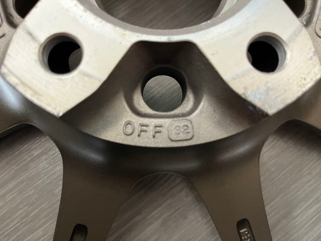 WedsSport SA-70 17×8J+32.17×9J+35中古セット