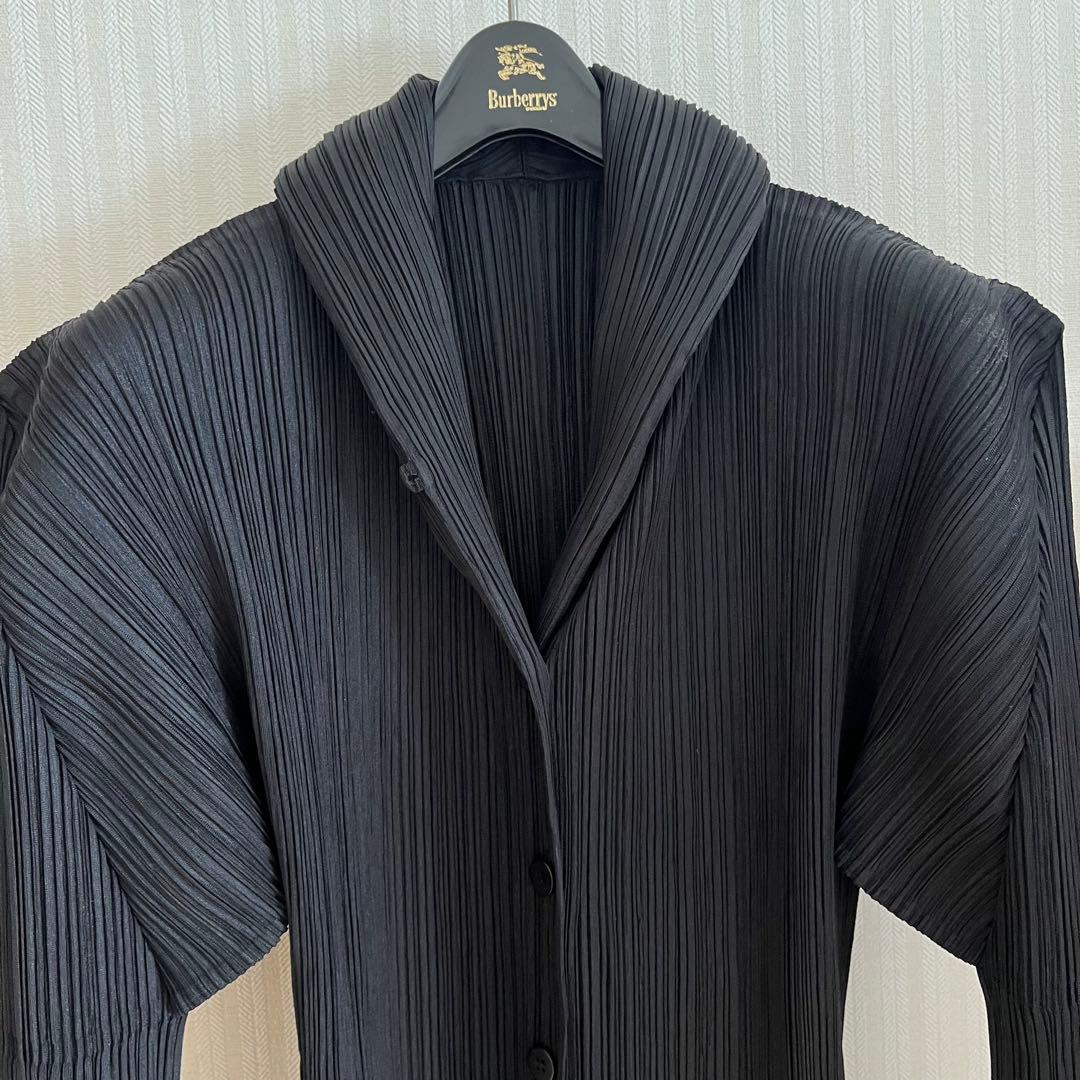PLEATSPLEASE イッセイミヤケ　ジャケット　ロング丈　厚地　ブラック