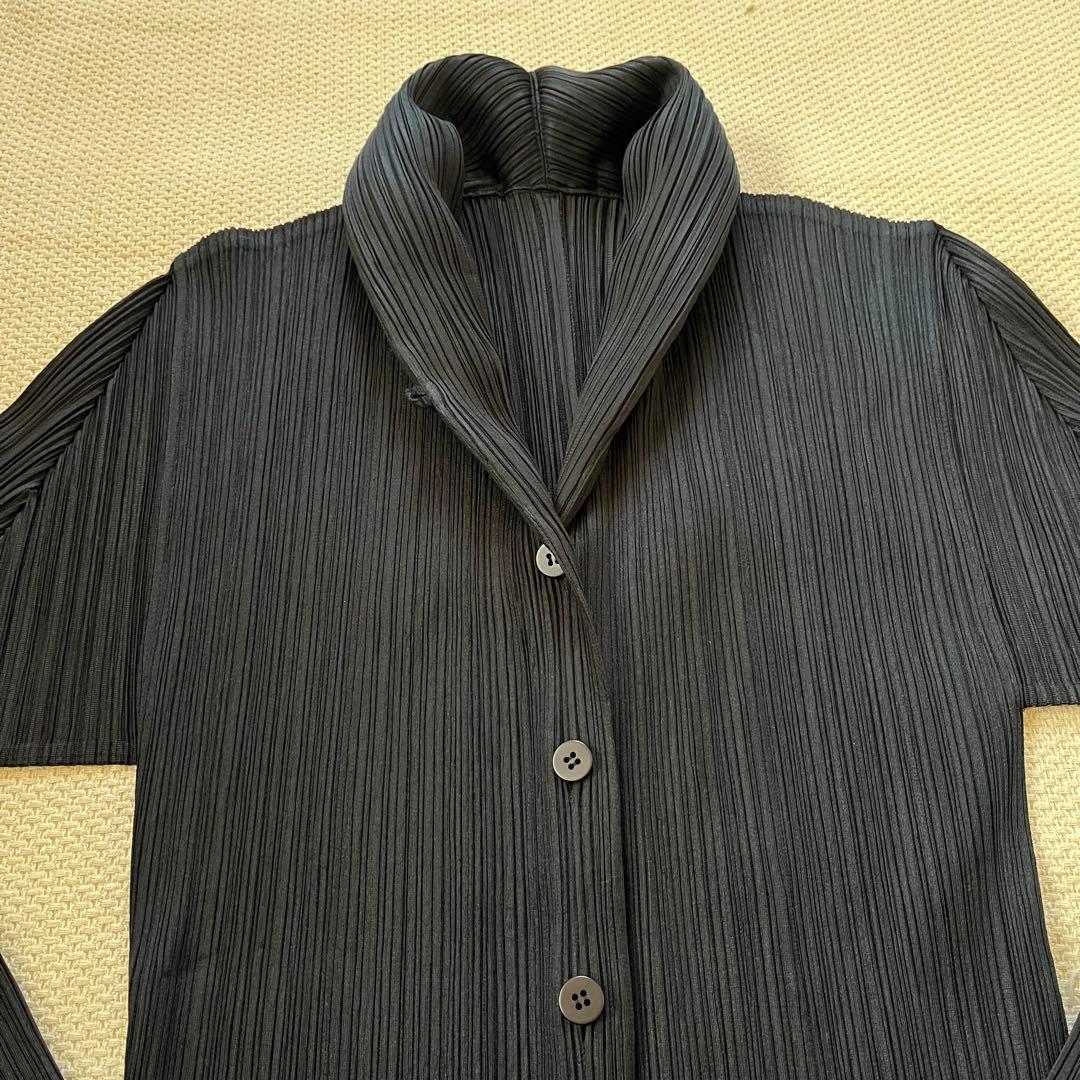 PLEATSPLEASE イッセイミヤケ　ジャケット　ロング丈　厚地　ブラック
