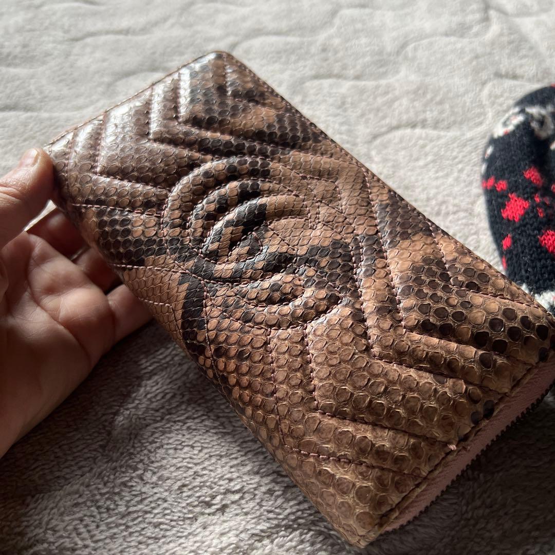 GUCCI ヘビ革 長財布 ピンク系