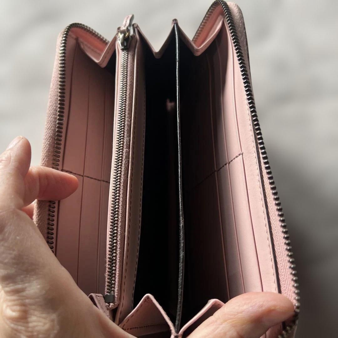 GUCCI ヘビ革 長財布 ピンク系