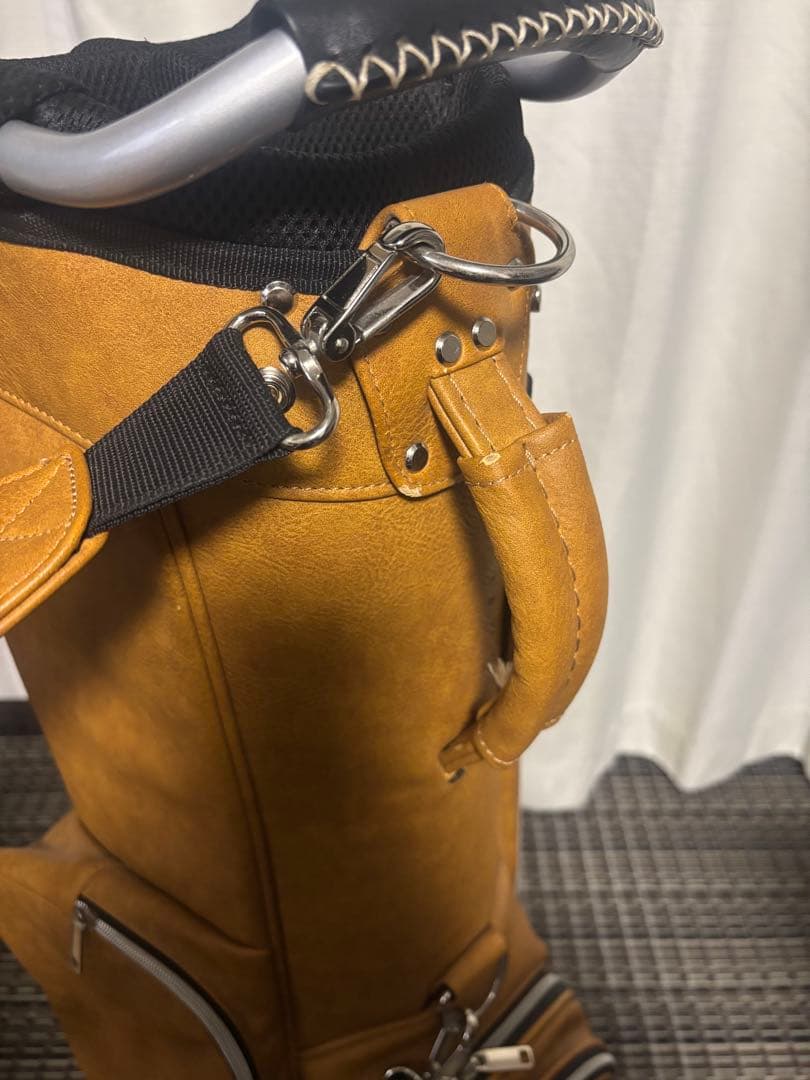 【美品】ゴルフバッグ スタンド式　キャディーバッグ　AXEL レザー