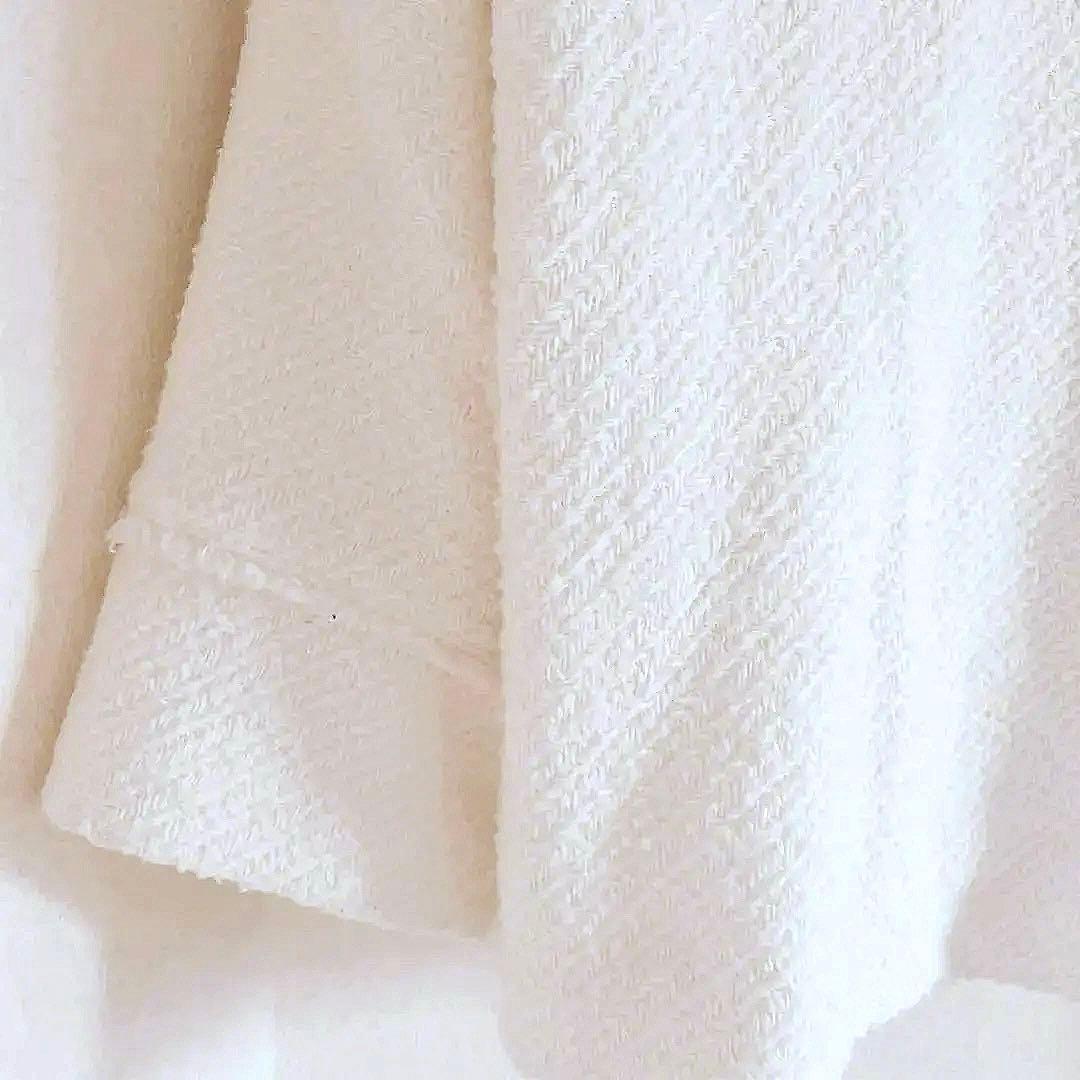 ラウンジドレス　ノーカラーツイードジャケット（White）金ボタン