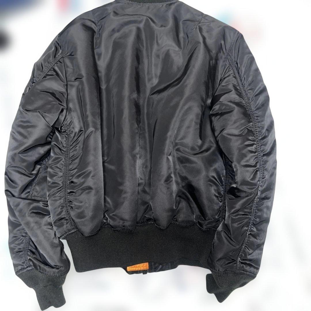 ALPHA INDUSTRIES MA-1スタイル ブラックジャケット