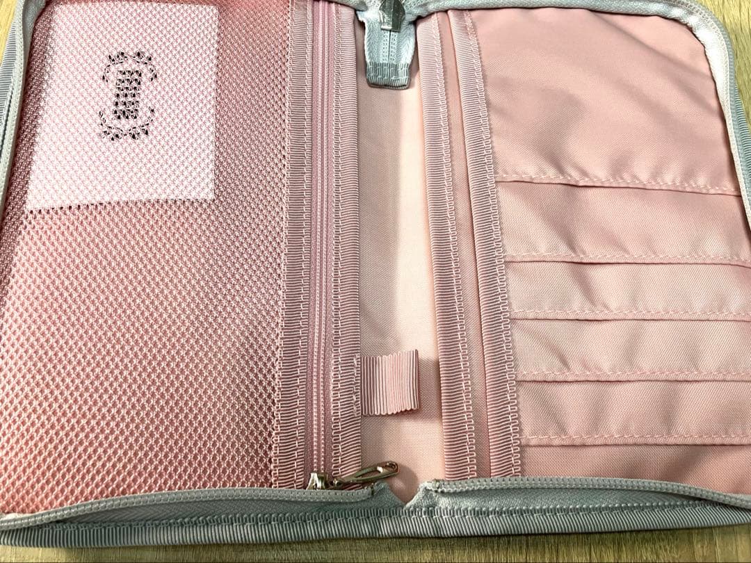 【新品未使用　完売品】FEILER フェイラー 母子手帳ケース チェリー