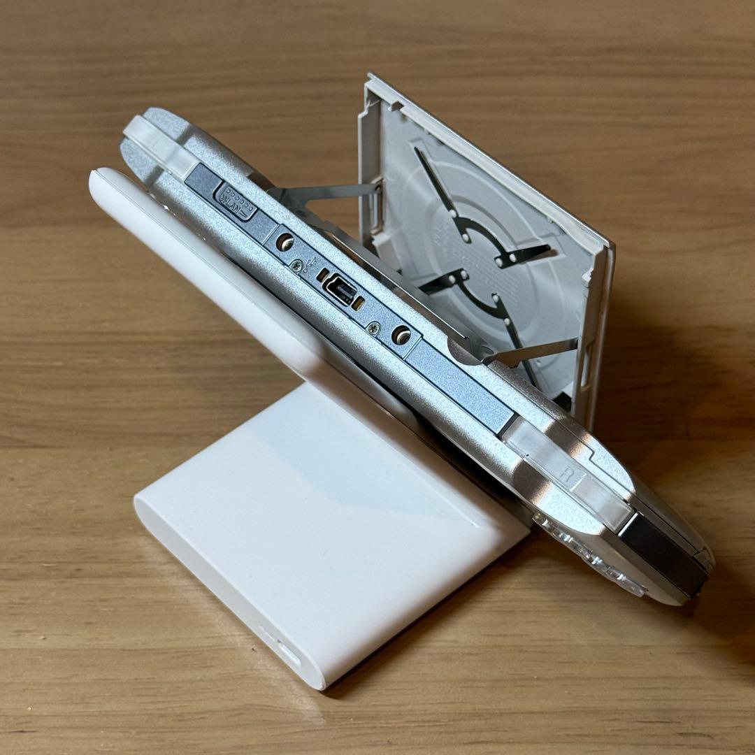 4-467 PSP-3000 ミスティック・シルバー