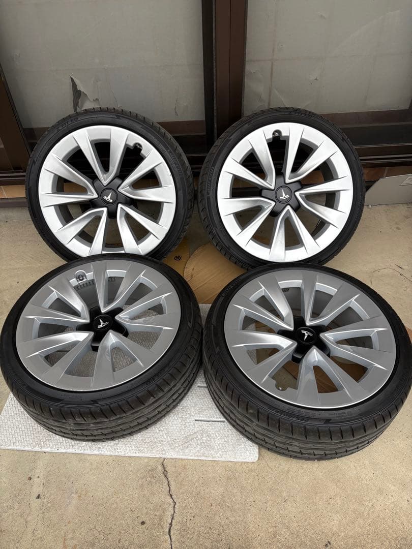 テスラモデル3 純正ホイール　バリ溝