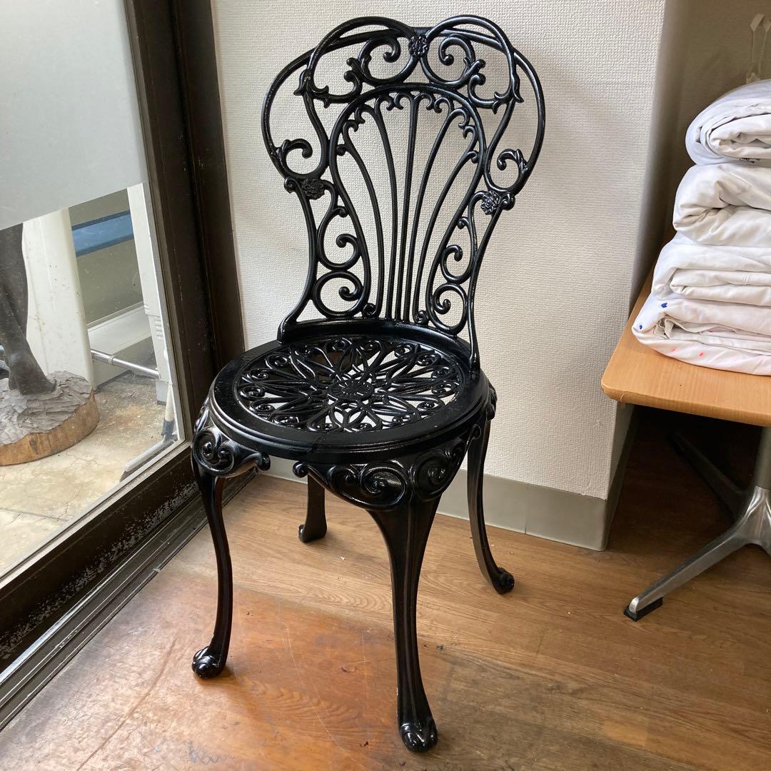 専用アイアン製装飾椅子 花模様透かし彫り　広島限定