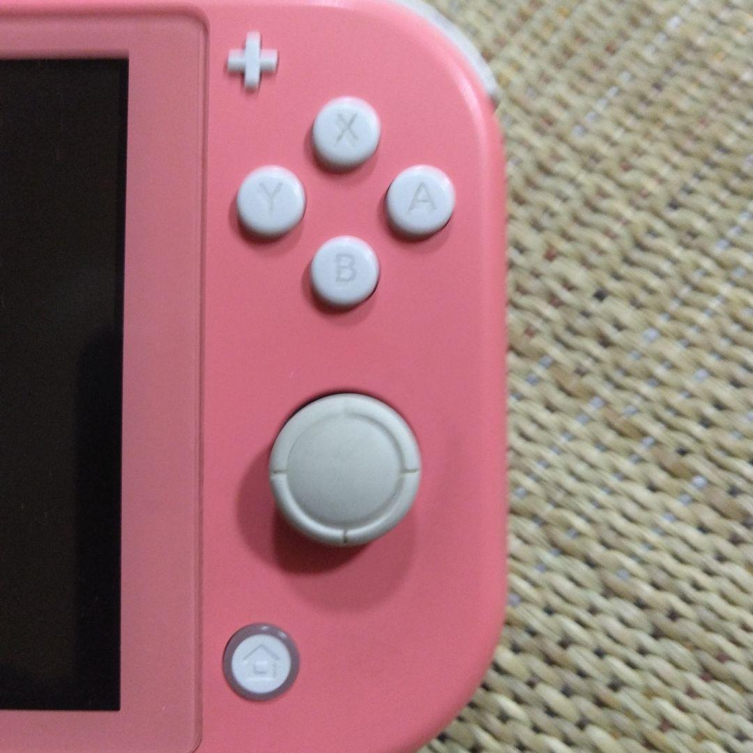 任天堂　スイッチライト　ピンク色