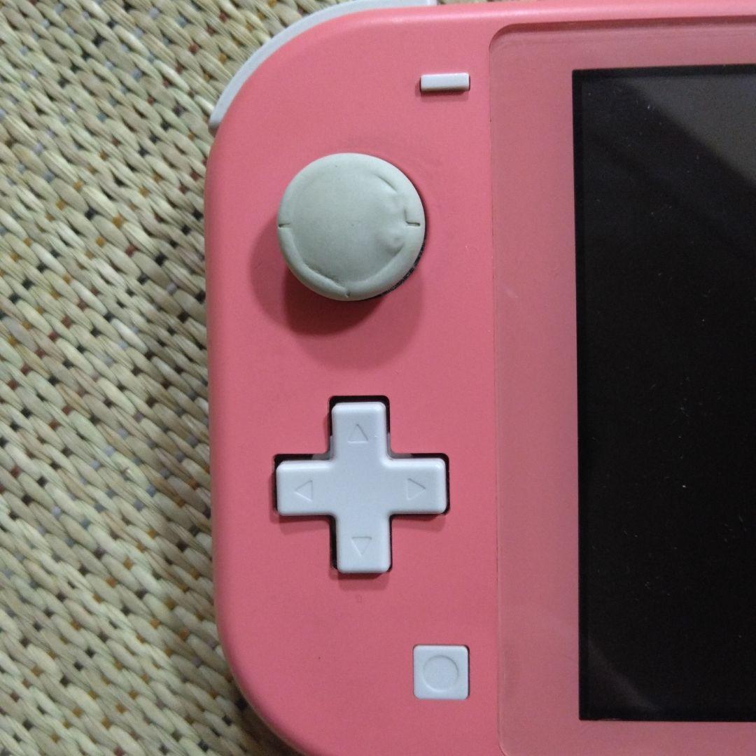 任天堂　スイッチライト　ピンク色