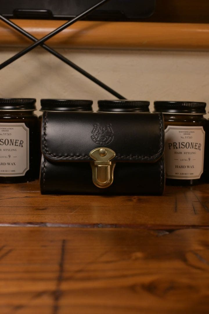 ちある　horween ホーウィン レザー財布 コンパクト 茶芯 ブラック