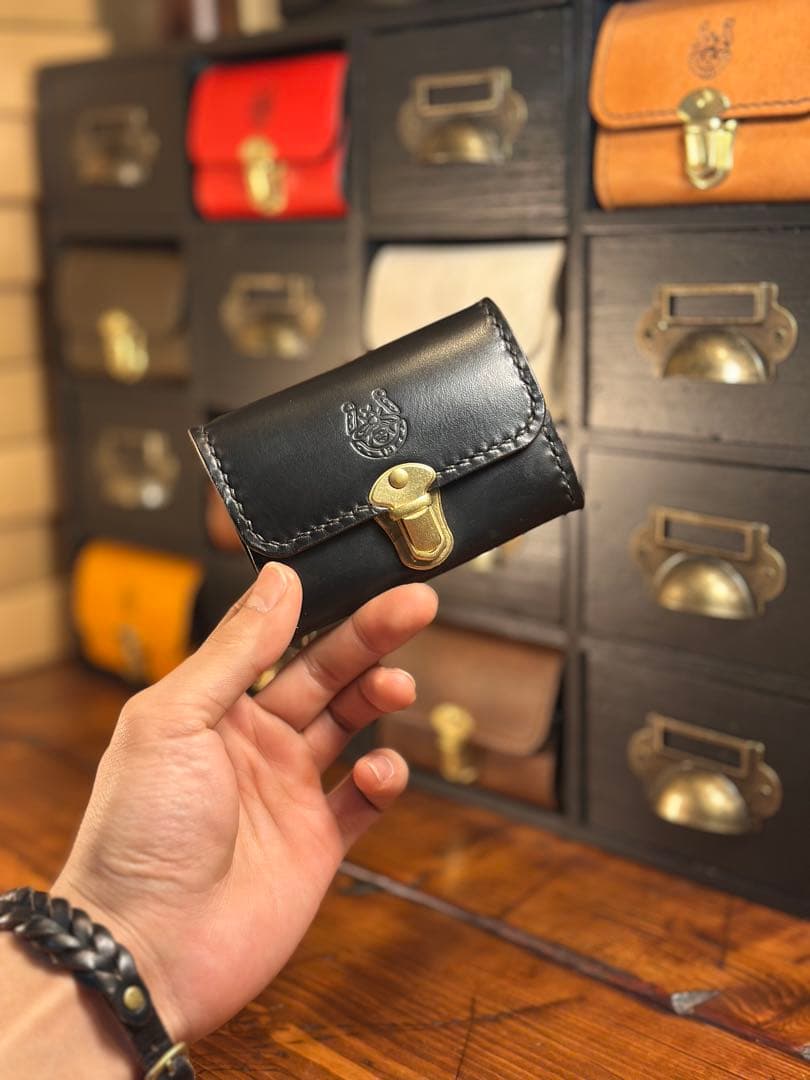 ちある　horween ホーウィン レザー財布 コンパクト 茶芯 ブラック