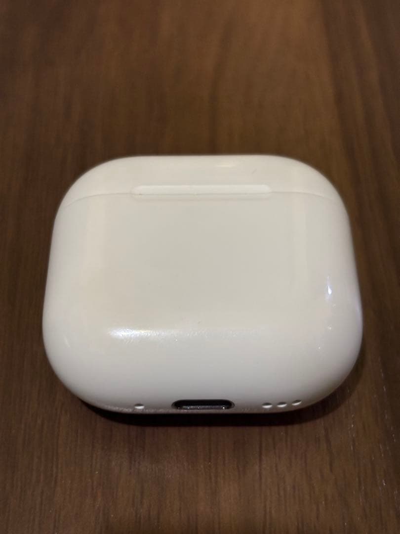 AirPods4 本体＋ケース　ANC搭載　アクティブノイズキャンセリングあり