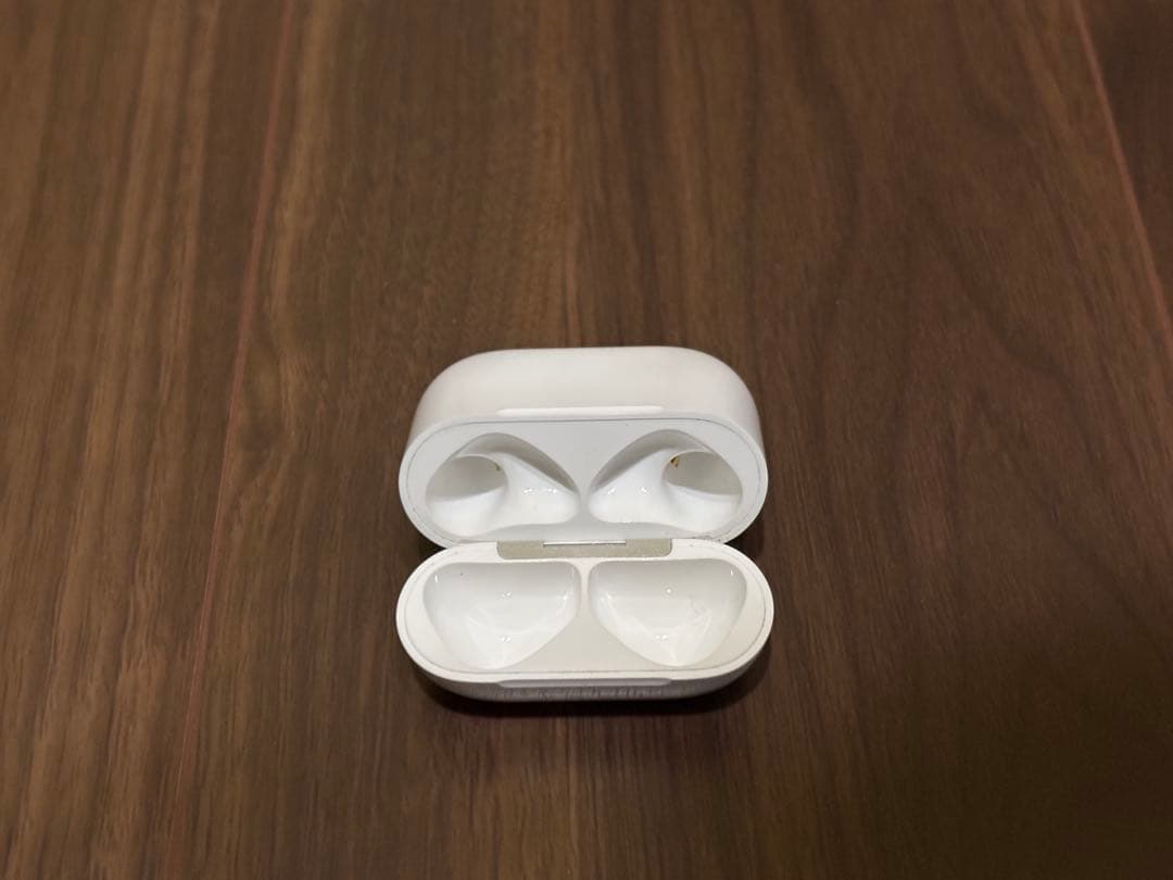 AirPods4 本体＋ケース　ANC搭載　アクティブノイズキャンセリングあり