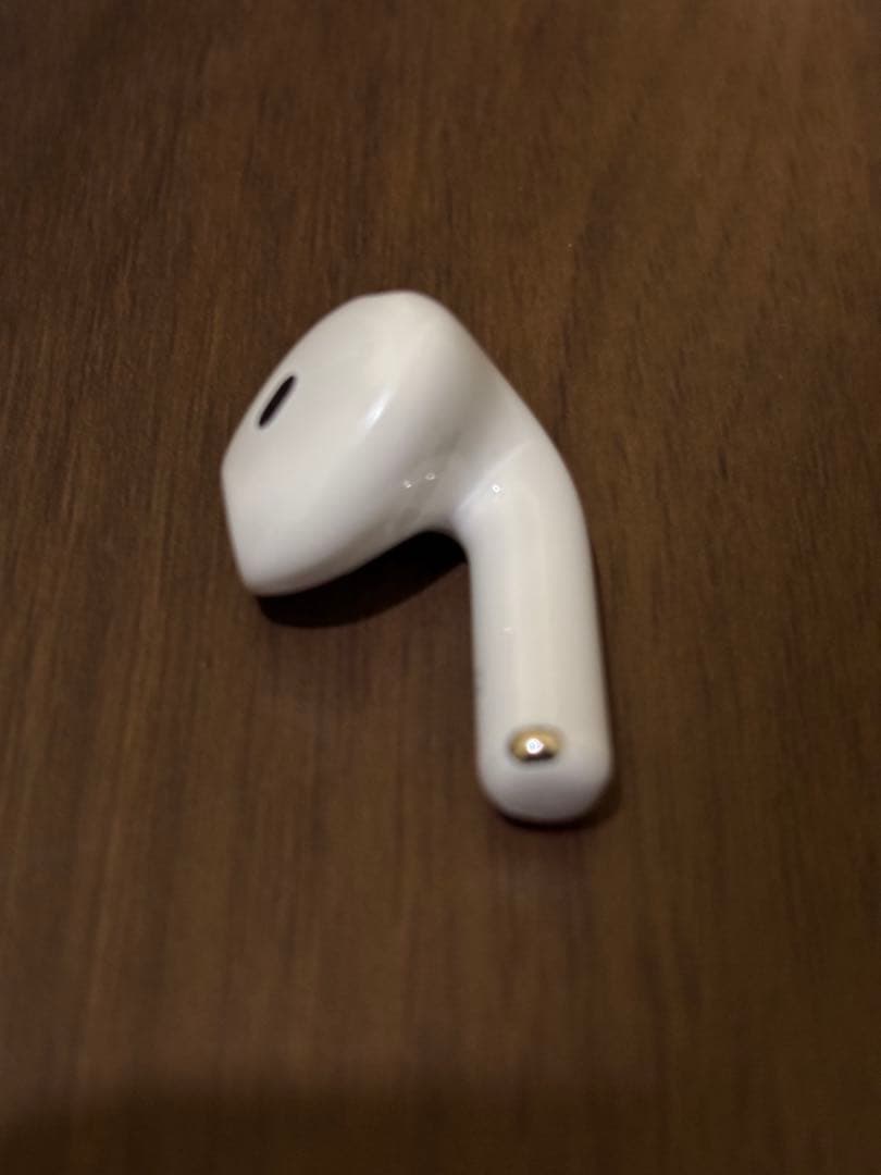 AirPods4 本体＋ケース　ANC搭載　アクティブノイズキャンセリングあり