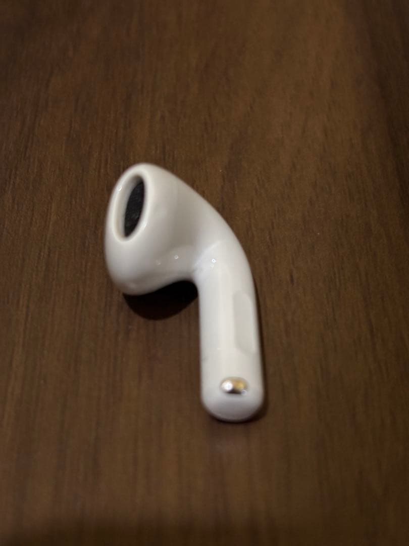 AirPods4 本体＋ケース　ANC搭載　アクティブノイズキャンセリングあり