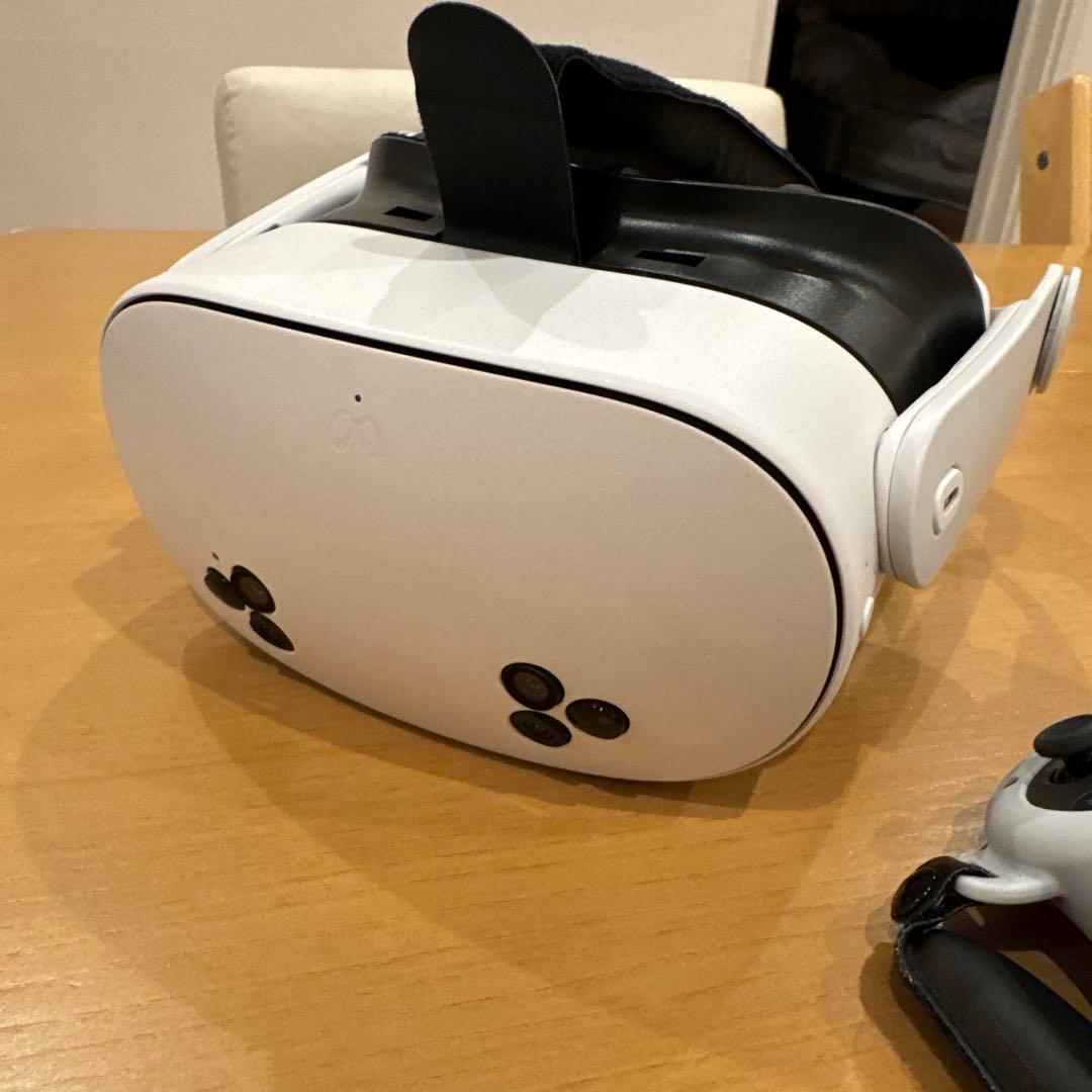  Quest 3S 美品　高級ストラップ付き　メタクエスト　グリップ付き
