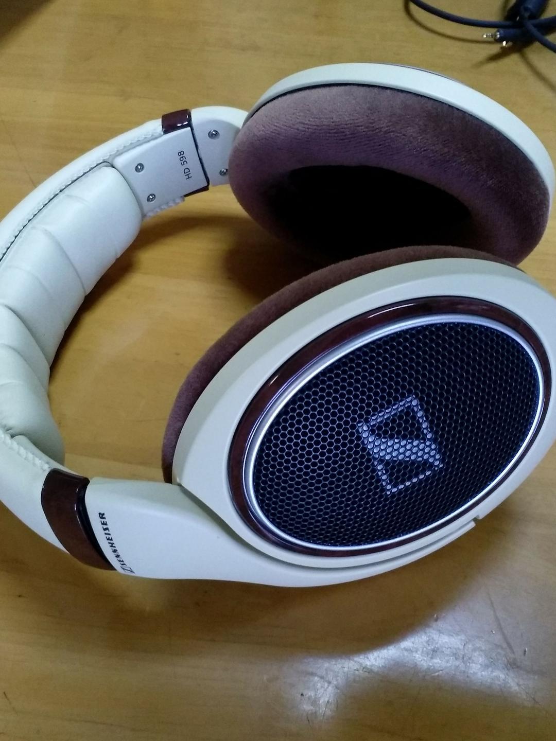 美品　SENNHEISER HD598