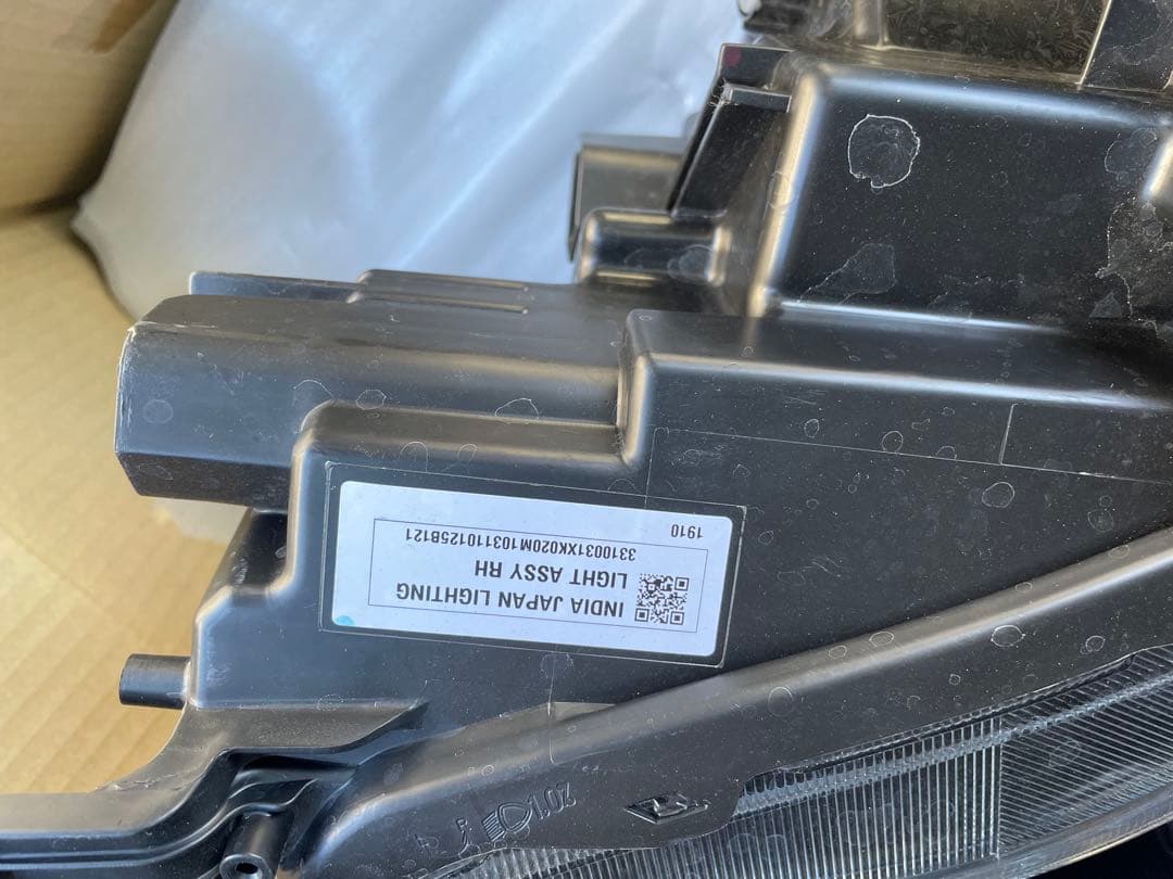 ホンダ　WR-V 純正ライト　左右セット