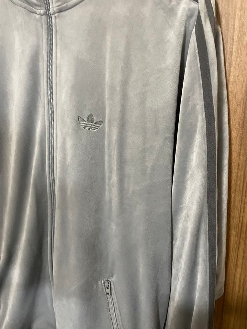 adidas ベロア トラックジャケット