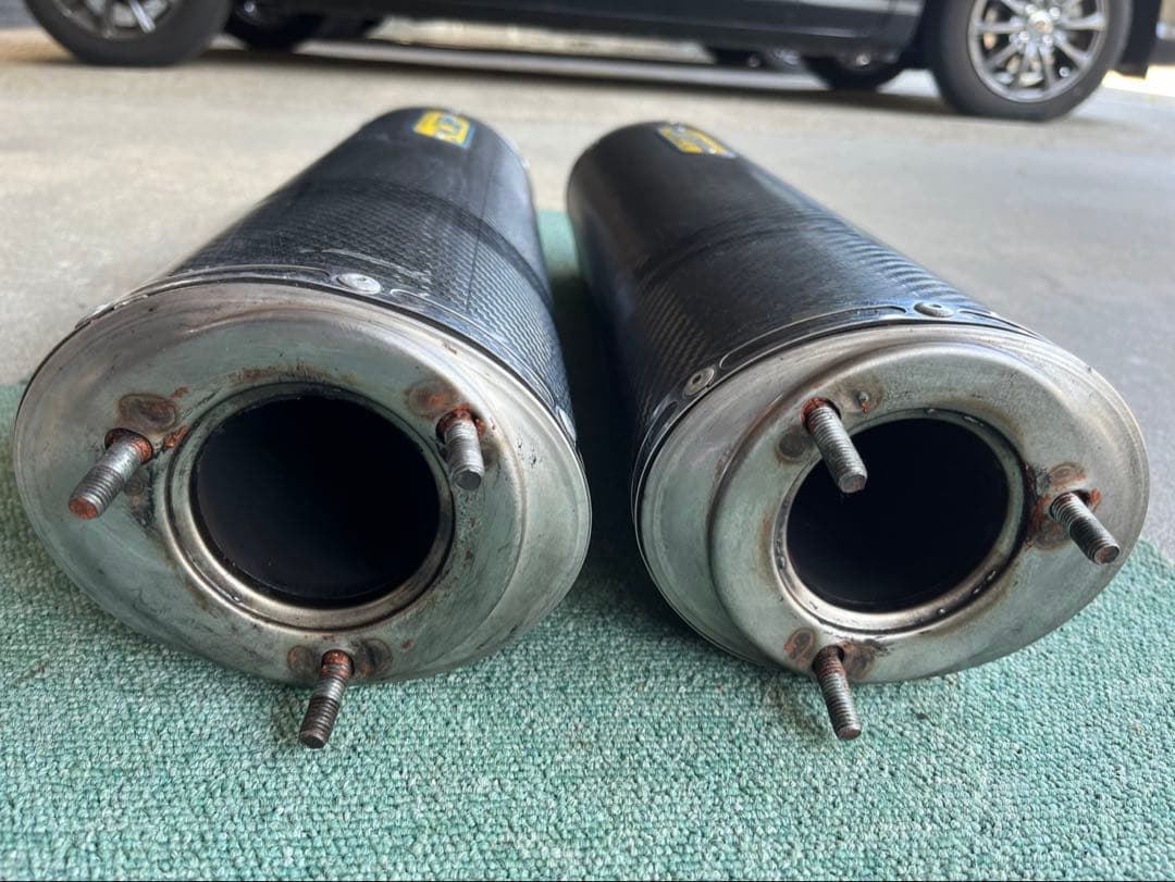 ARROW カーボンスリップオンマフラー 2本セット　隼