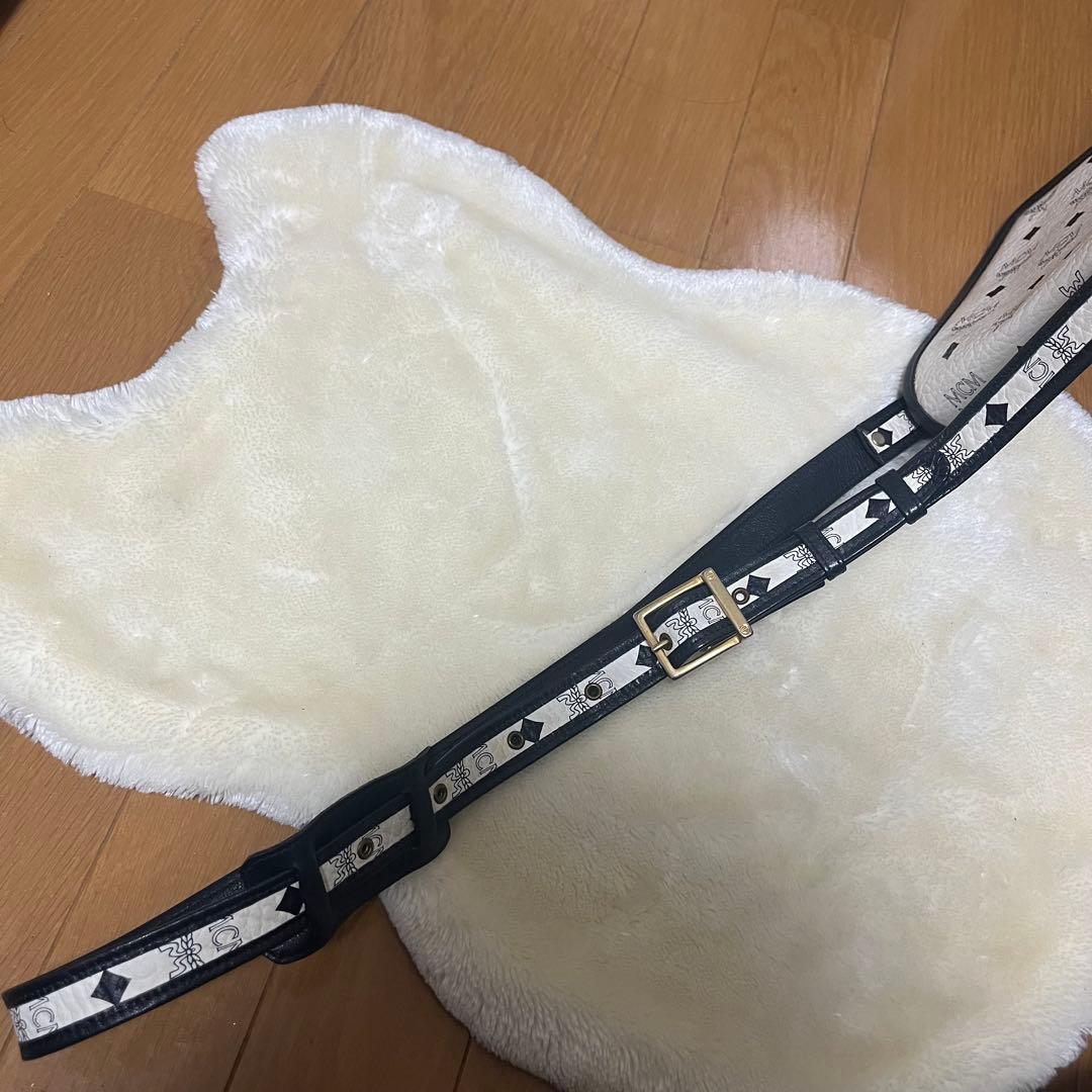 MCM⭐️メッセンジャーバッグ ホワイト