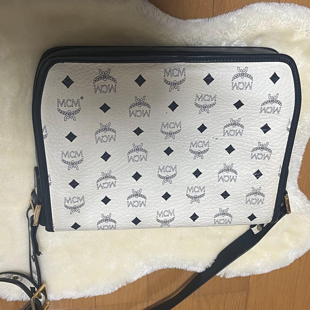MCM⭐️メッセンジャーバッグ ホワイト