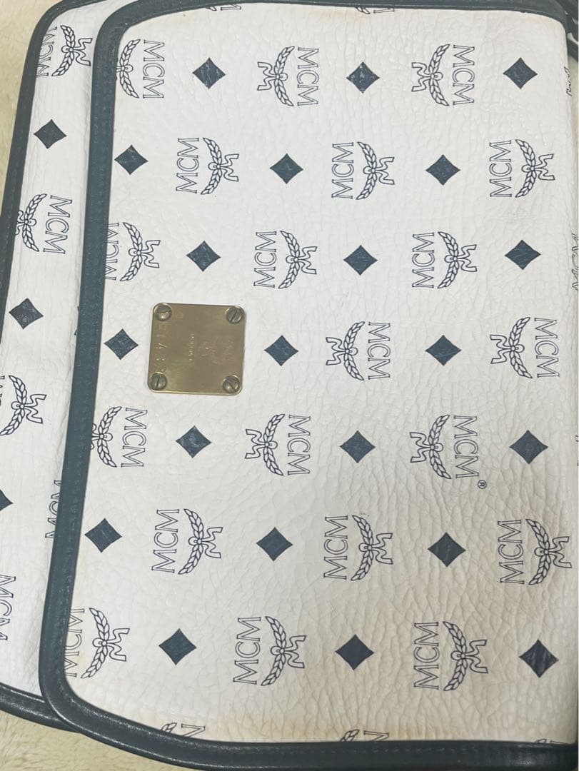MCM⭐️メッセンジャーバッグ ホワイト