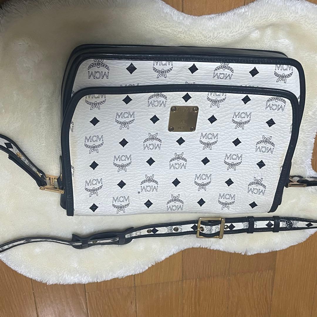 MCM⭐️メッセンジャーバッグ ホワイト