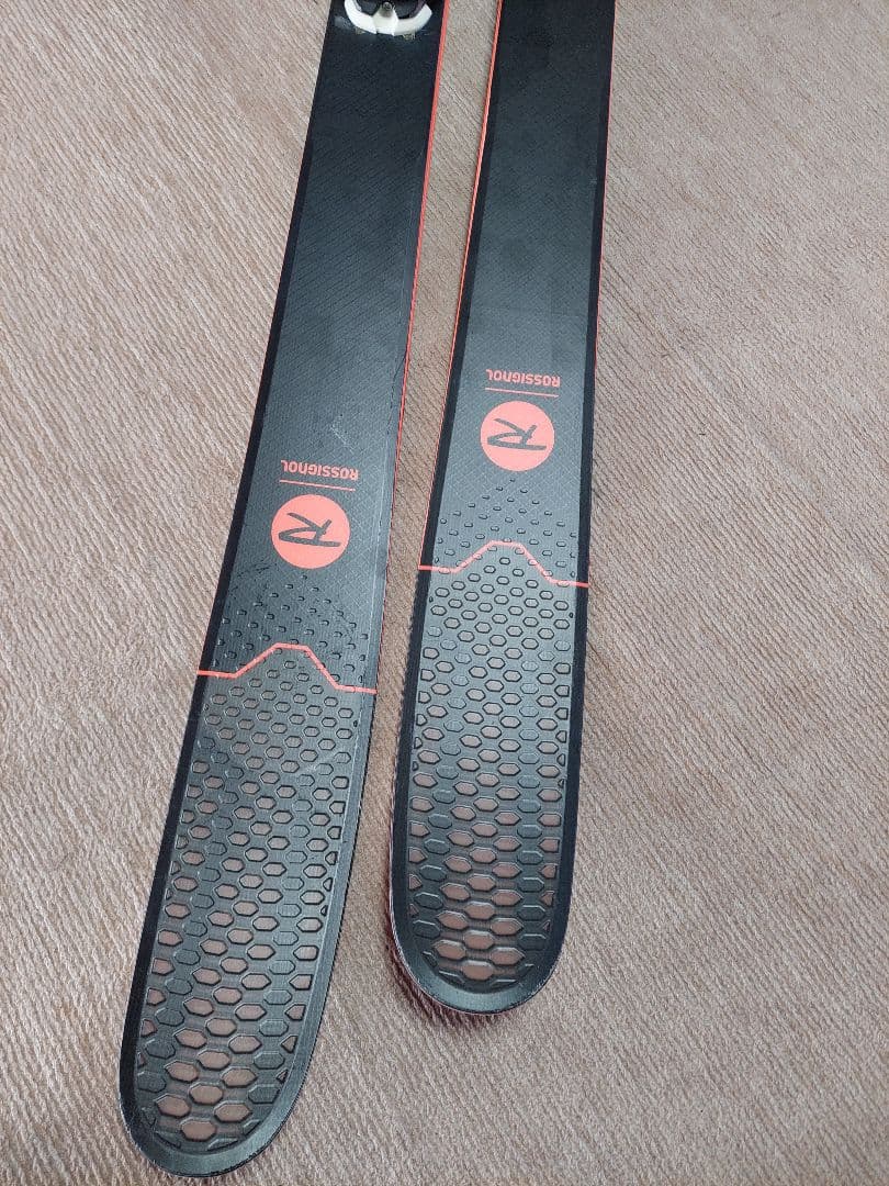 ロシニョール ROSSIGNOL SKY7 HD 188 フリーやパウダー