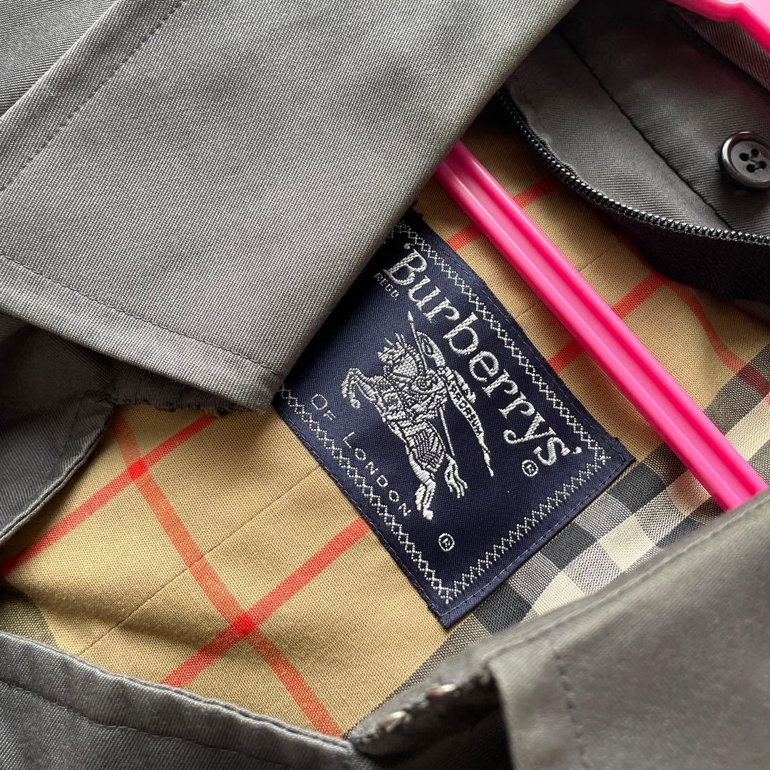 BURBERRY ナイロンコート　メンズ　グレー　ベルトなし