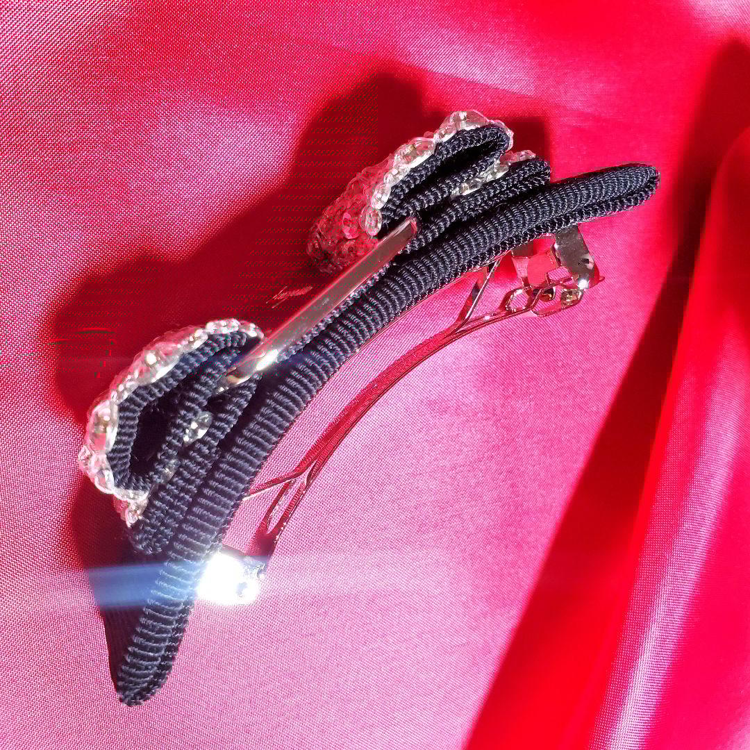 【極美品】 フェラガモ ヴァラ バレッタ　ブラック×クリスタル　ヘアピン