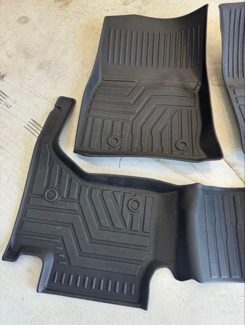 ランクル300 ZX ラバーフロアマット