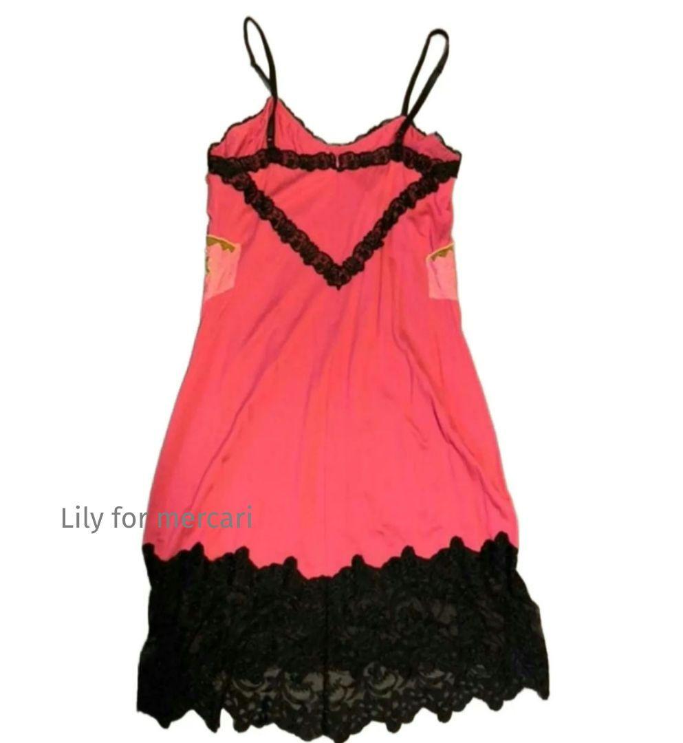 Meghan ワンピース パリス・ヒルトン