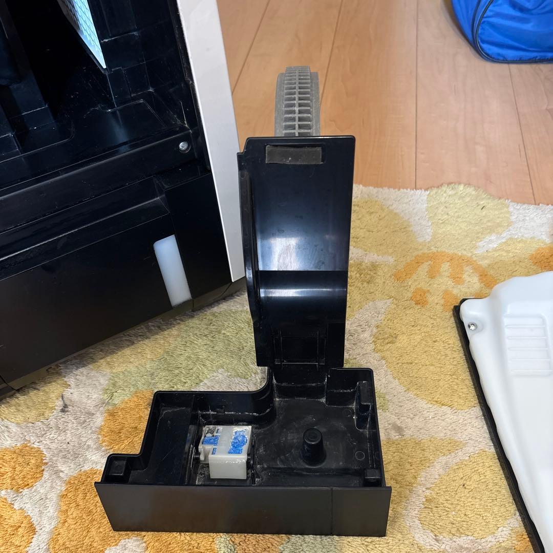 シャープ 除湿機 兼 加湿空気清浄機 KC-HD70-W 2019年製