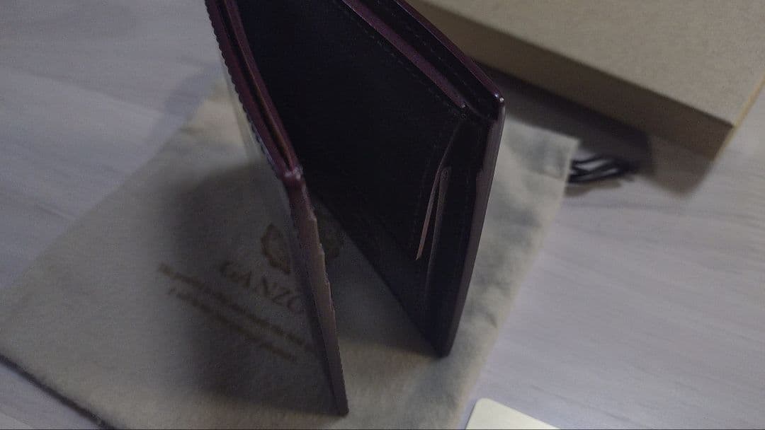 ガンゾ　シェルコードバン 2 【小銭入れ付き二つ折り財布】