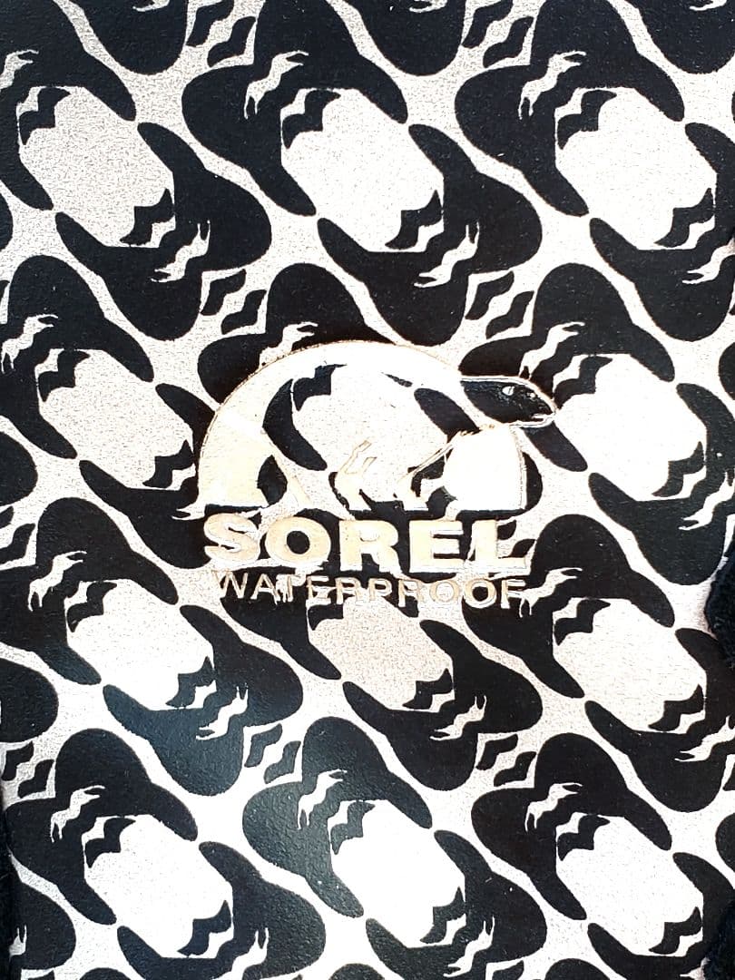 ◆SORELソレル〜防寒・防水ブーツ〜美品25.5cm試し履きのみ〜カナダの名門