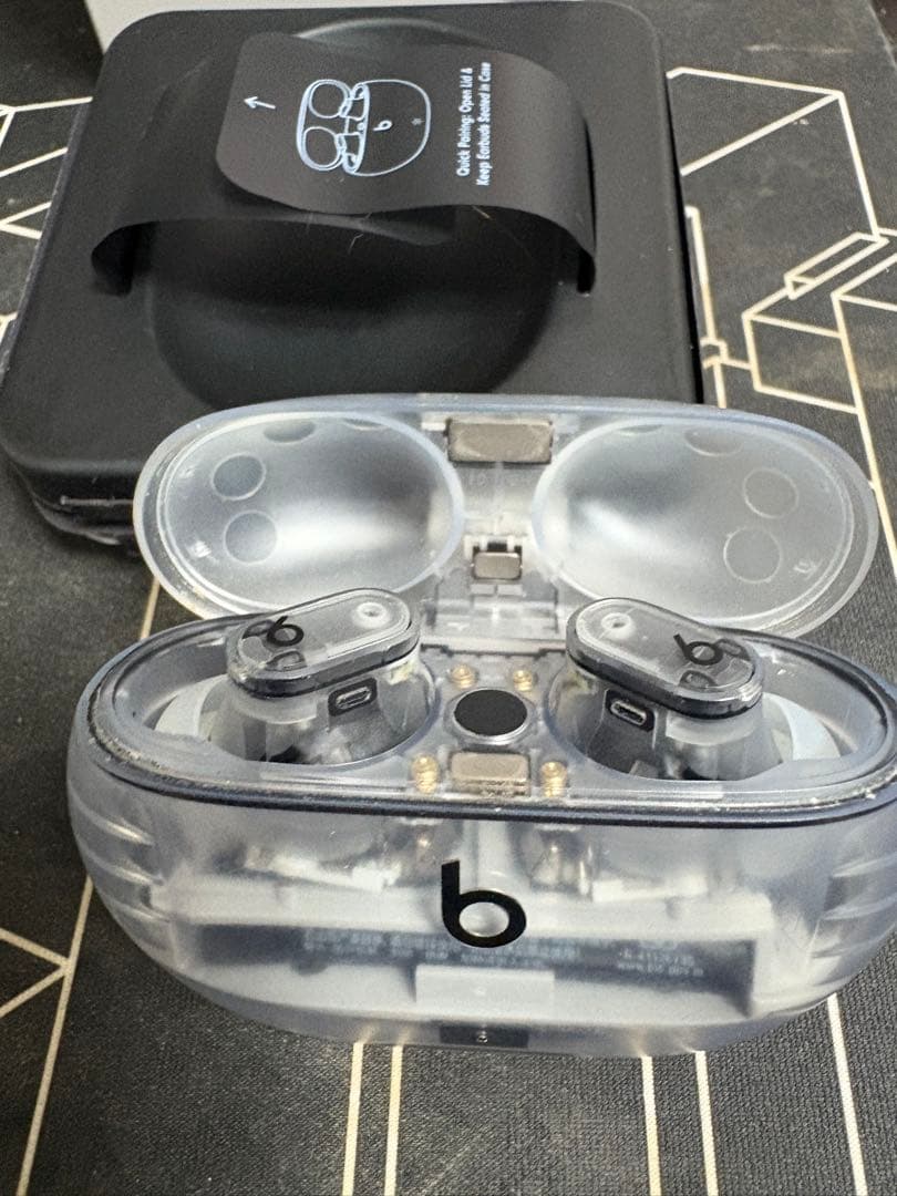 Apple Beats Studio Buds+ トランスペアレント