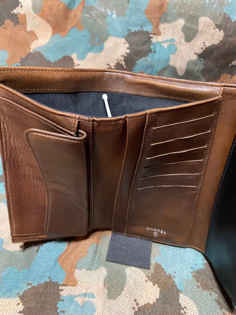 CHANEL ブラックレザー 折り財布