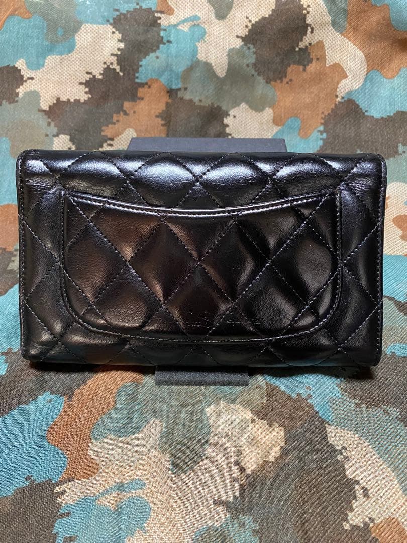 CHANEL ブラックレザー 折り財布