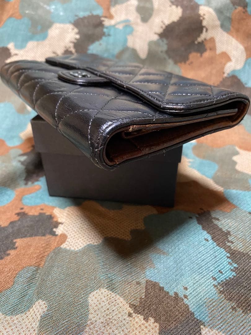CHANEL ブラックレザー 折り財布