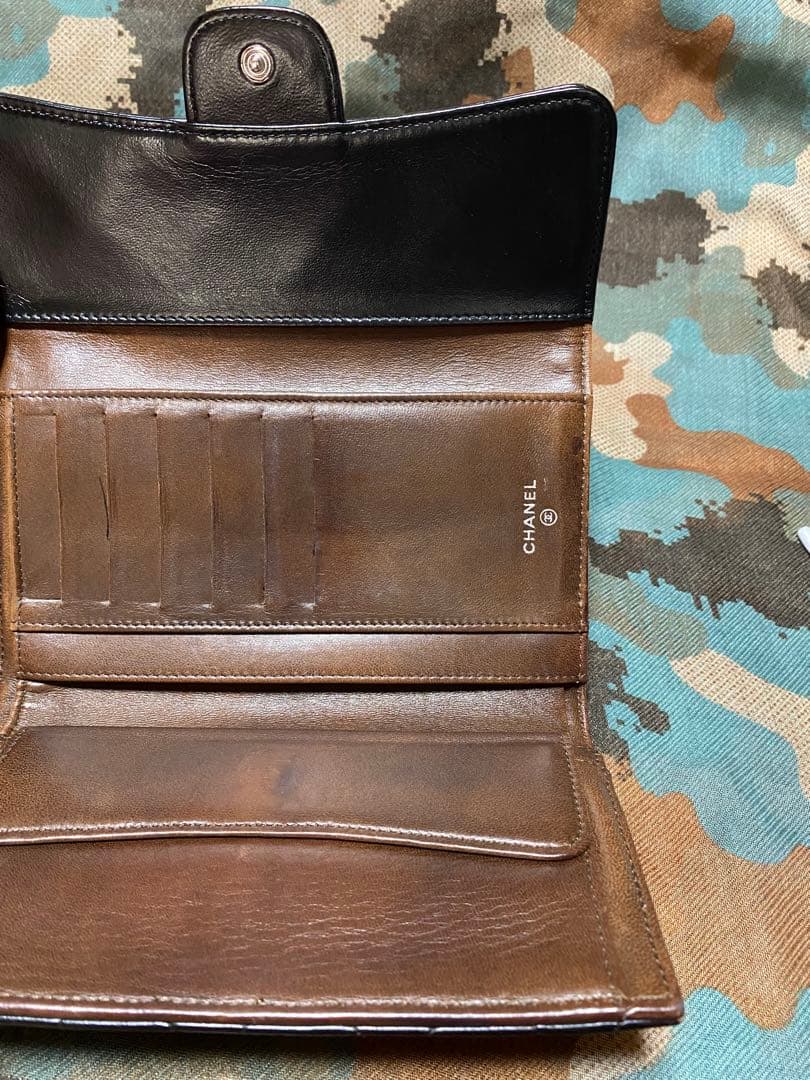 CHANEL ブラックレザー 折り財布