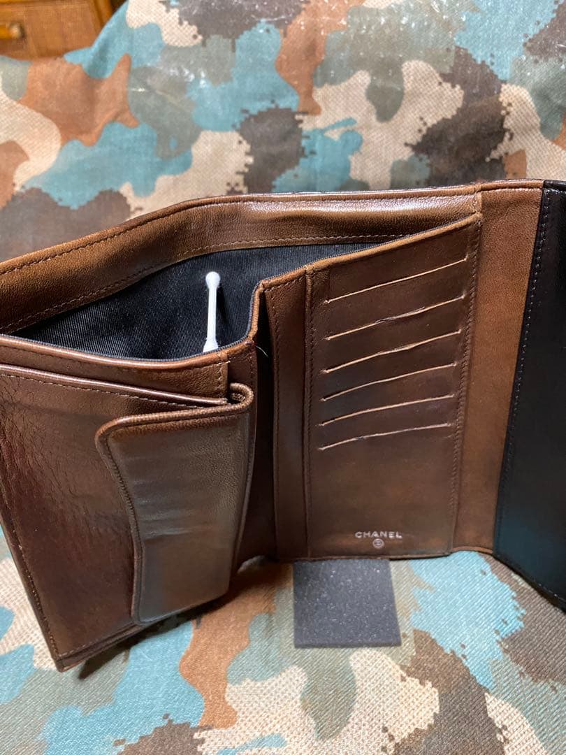 CHANEL ブラックレザー 折り財布