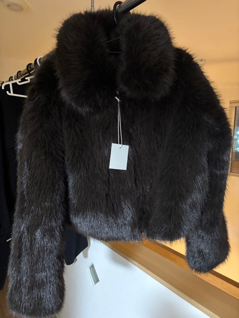 ZARAフェイクファーラペルショートコート