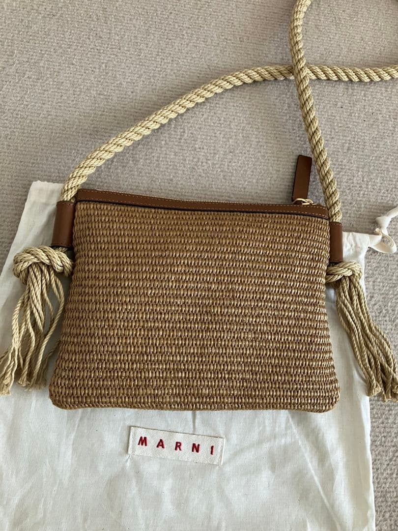 美品✨MARNI✨マルニ　ラフィア ロゴ ロープ　タッセル★かごショルダーバッグ