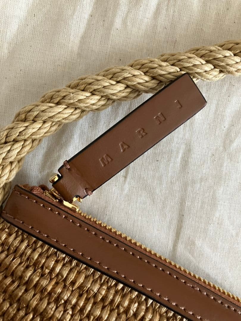 美品✨MARNI✨マルニ　ラフィア ロゴ ロープ　タッセル★かごショルダーバッグ