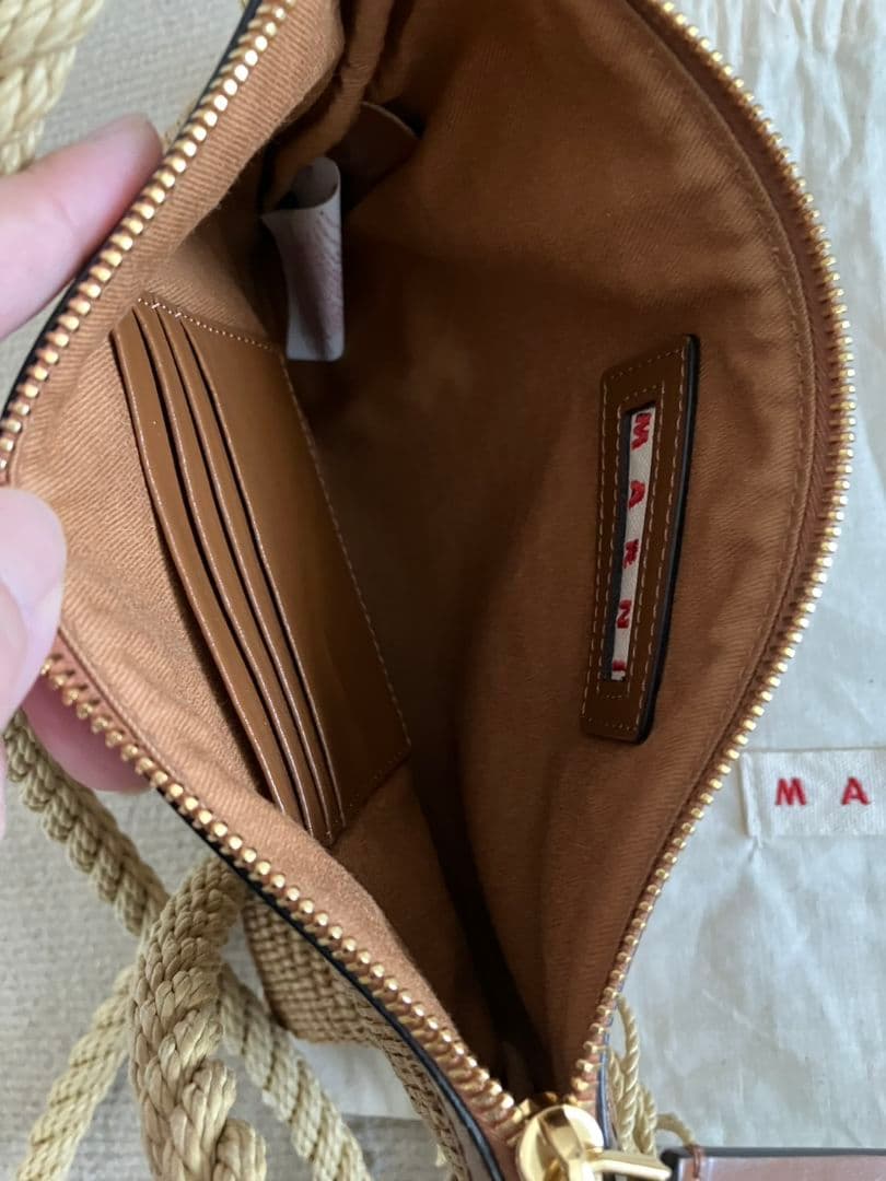 美品✨MARNI✨マルニ　ラフィア ロゴ ロープ　タッセル★かごショルダーバッグ