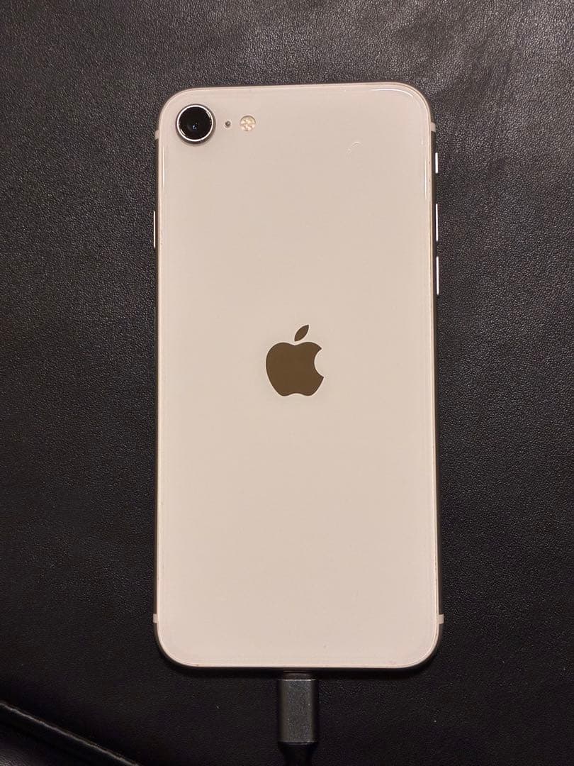 ま*ん様 iPhone se2 本体 バッテリー最大容量83% SIMフリー